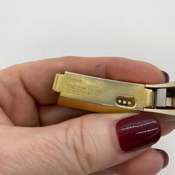 Fitbit Alta Gold - Picture 2 of 3